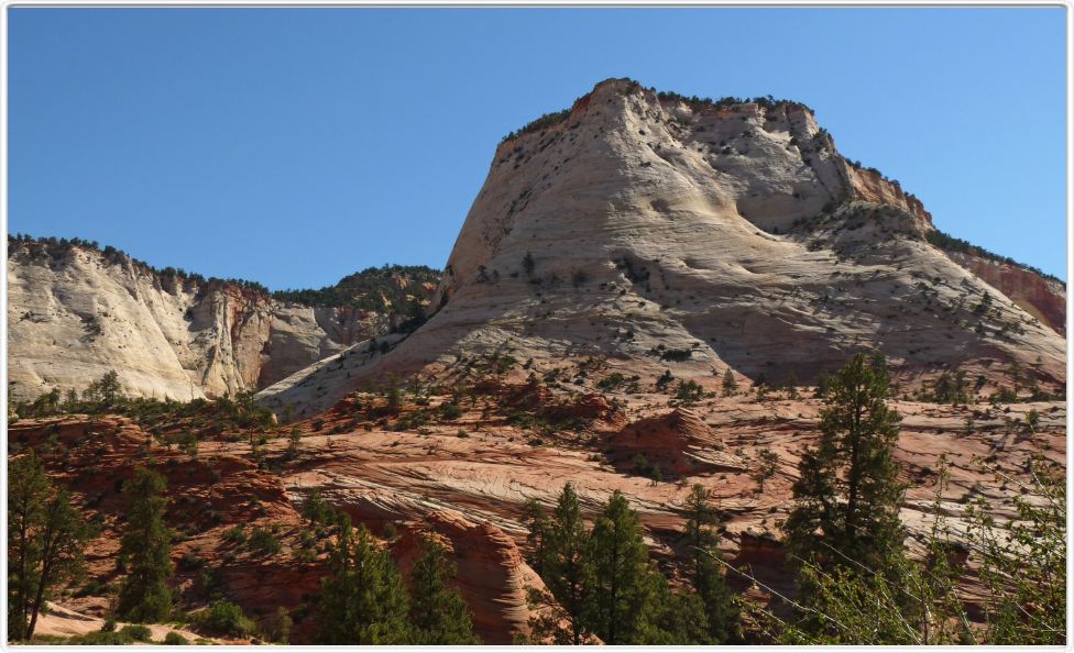 Sur la route de Bryce Canyon à Springdale (Zion Park). (Utah).