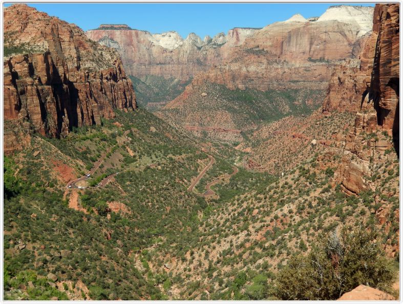 Sur la route de Bryce Canyon à Springdale (Zion Park). (Utah).