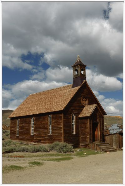 Arrêt à Bodie ville fantôme créée lors de la ruée vers l'or de Californie (1859).