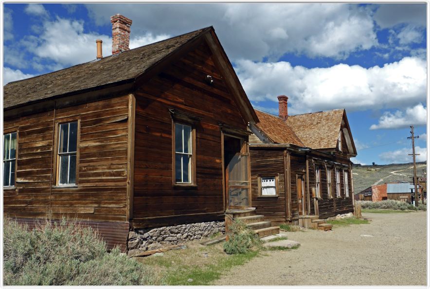 Arrêt à Bodie ville fantôme créée lors de la ruée vers l'or de Californie (1859).