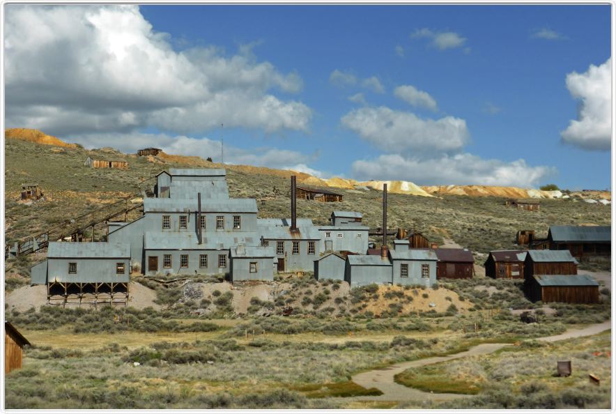 Arrêt à Bodie ville fantôme créée lors de la ruée vers l'or de Californie (1859).
