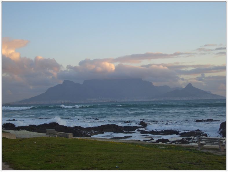 Montagne de la Table (Le Cap) depuis Melkbosstrand