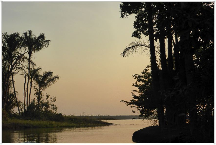 Navigation à l'embouchure du Rio Curuá-Una