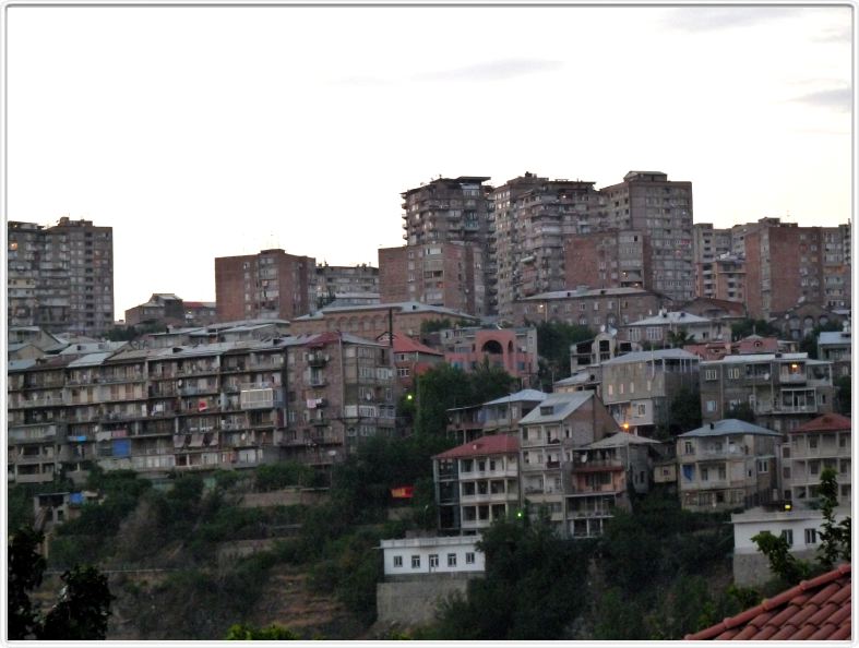 Erevan depuis la chambre de l'Hôtel Hrazdan