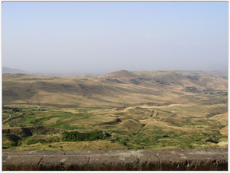 Sur la route de Garni