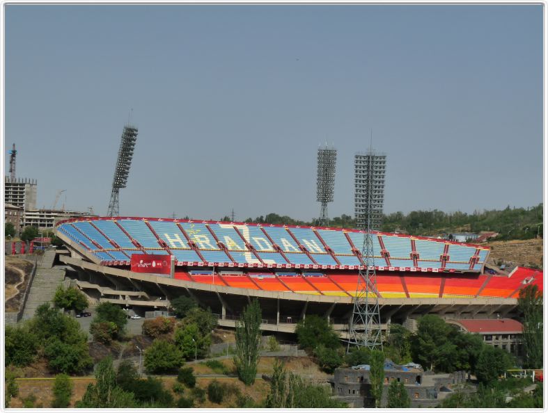 Erevan. Stade Hradan