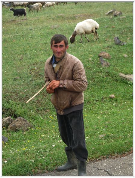 Rencontre sur la route d'Amberd 