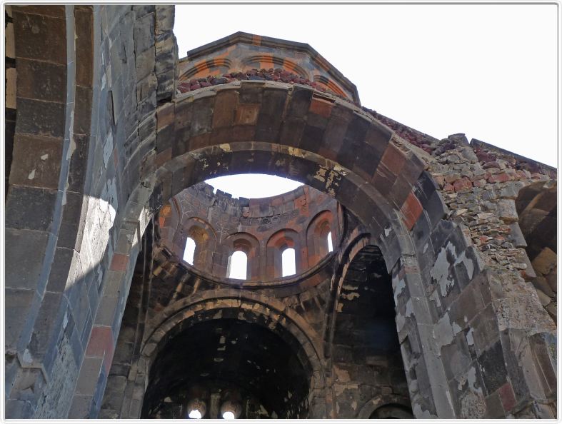 Eglise Katoghike (cathédrale) à Talin