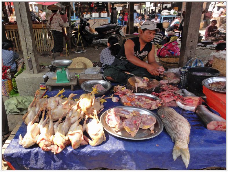 Marché de Nan Pan au bord du Lac Inle