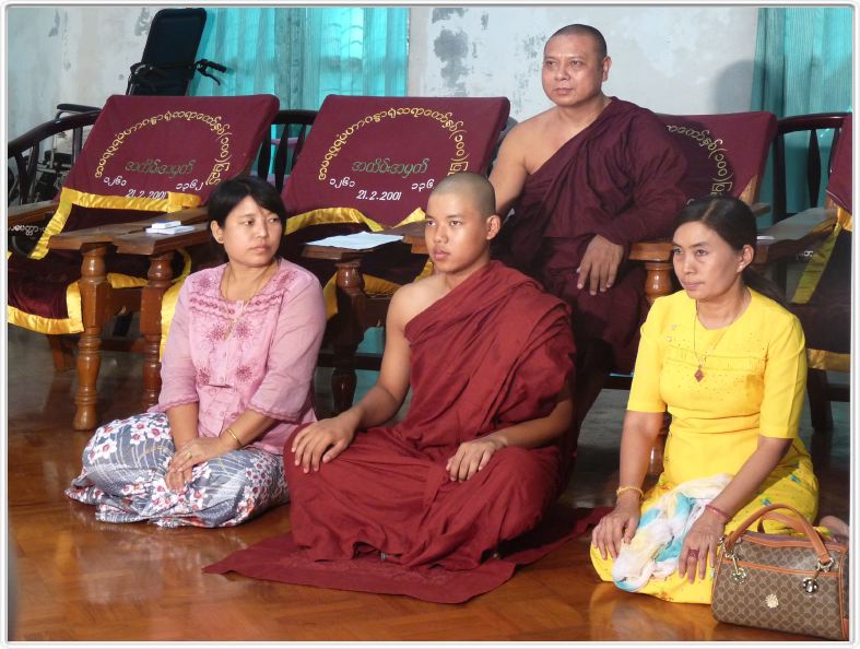 Mandalay (Amarapura). Le monastère Mahagandayon.