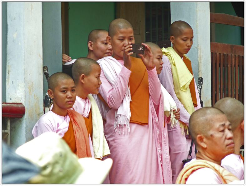 Mandalay (Amarapura). Le monastère Mahagandayon.