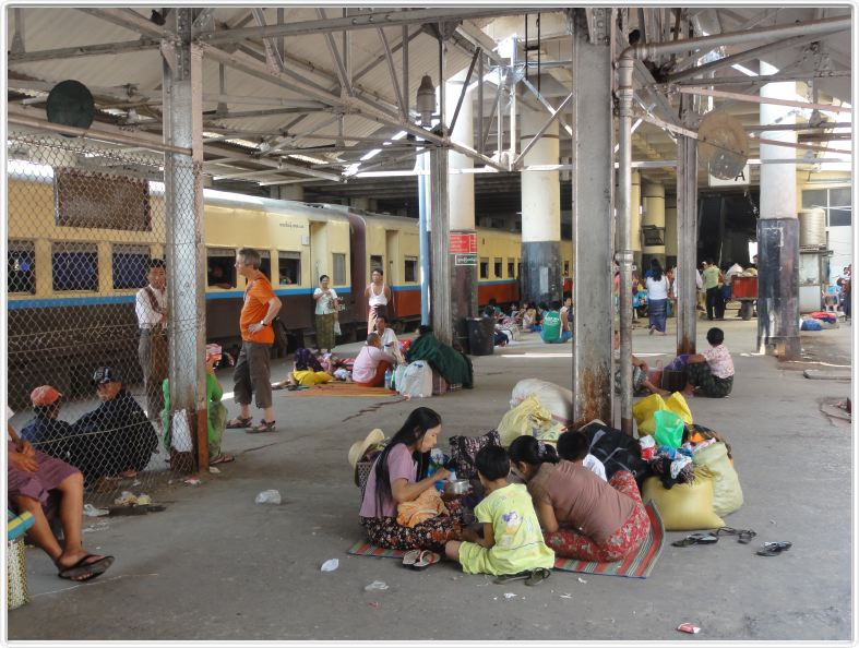 La gare de Mandalay