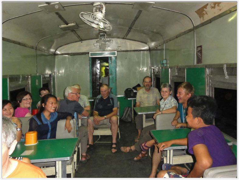 Le train de Mandalay à Rangoon (Yangon).