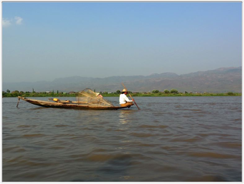 Sur le lac Inle