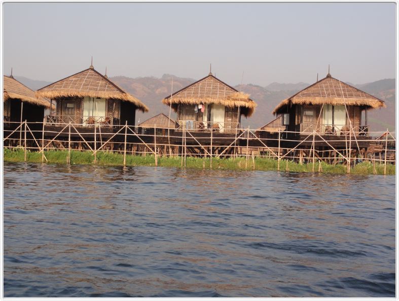 Sur le lac Inle