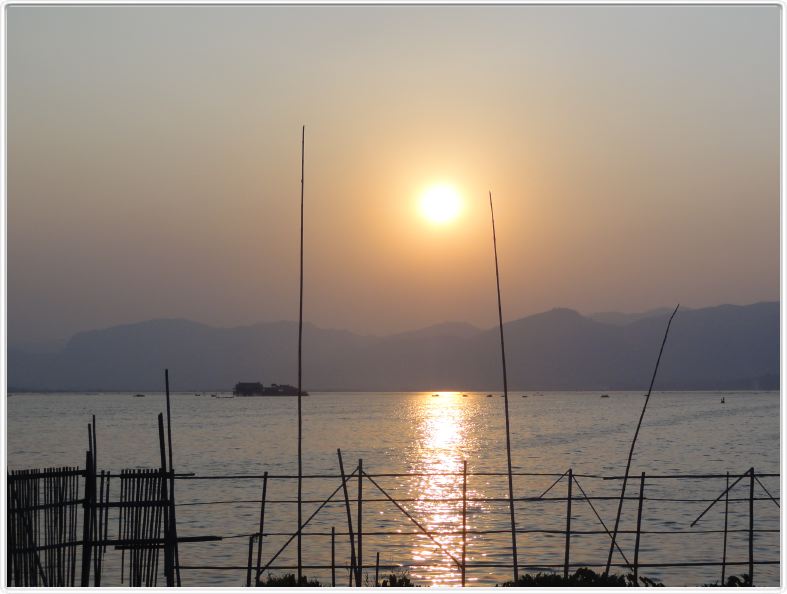 Sur le lac Inle