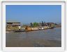 Le long du canal qui mène au Lac Inle.