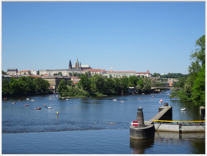 Prague. Vue depuis le Pont Jiráskův.