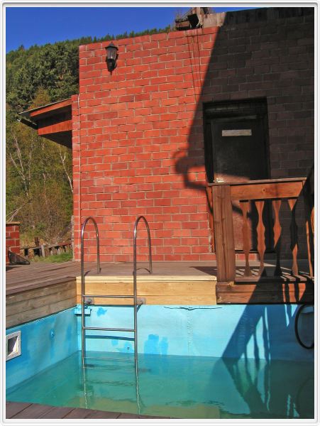 Piscine pour la bania de Nicolaï (sauna sibérienne) de Nicolaï